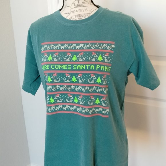 Here Comes Santa Paws GREEN Unisex Short Sleeve Christmas Shirt NEW with Tags - Picture 3 of 5